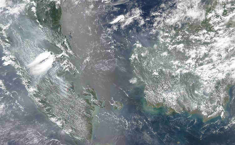 Kabut Asap Selimuti Kualanamu, Penerbangan Terganggu
