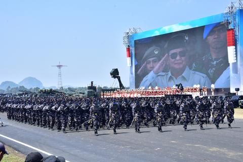 坦迪奥·布迪·雷维塔出任印尼陆军总参谋长,马鲁利担任印尼武装部队副司令