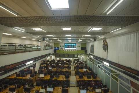 توقف تداول مؤشر IHSG بعد تهديد MSCI بخفض التصنيف، والروبية تتجاوز…