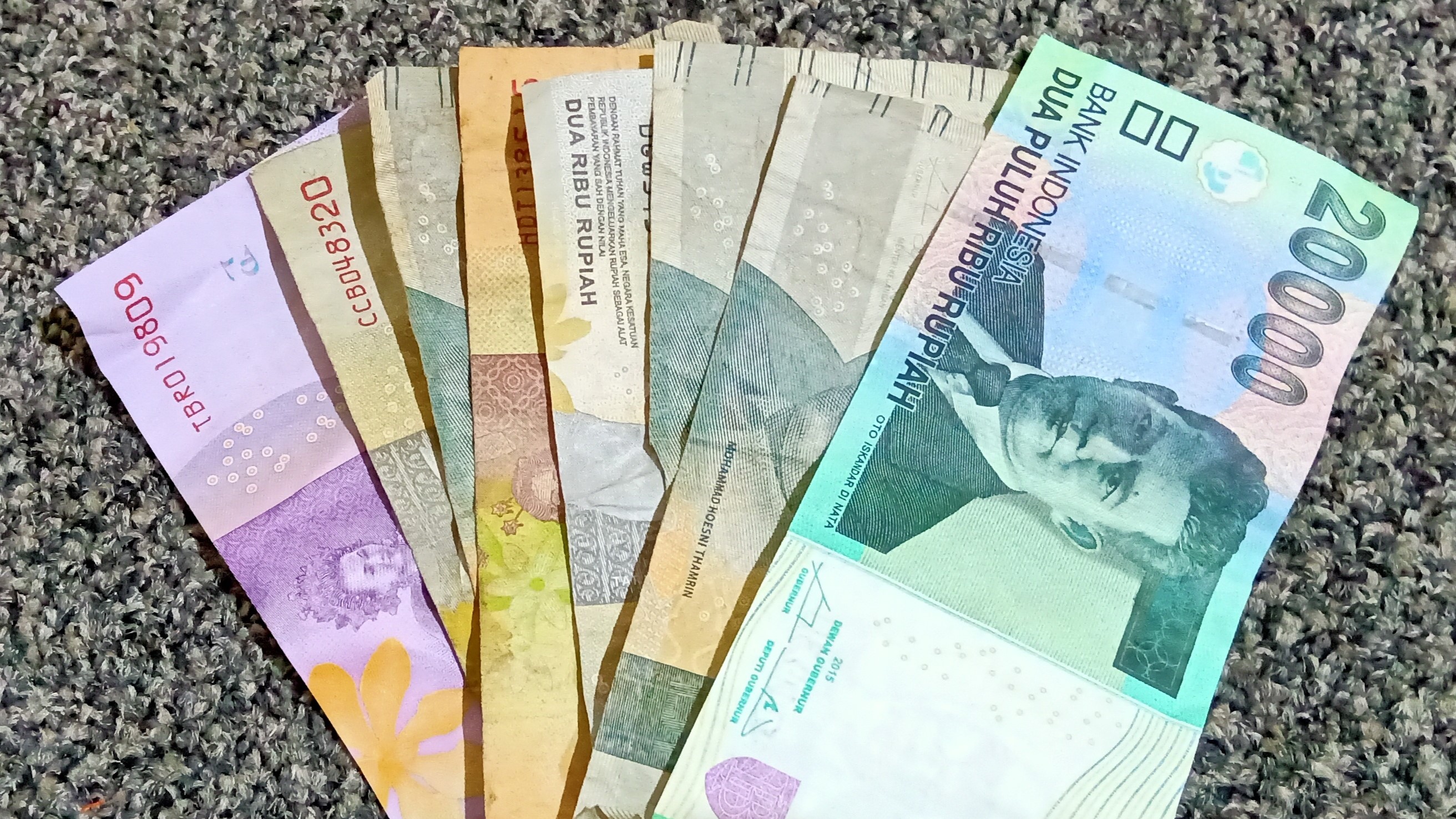 IHSG Trading Halt Usai MSCI Ancam Downgrade, Rupiah Tembus Rp18.000
