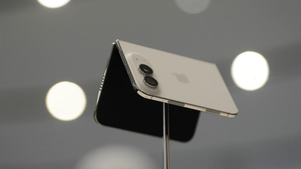 iPhone Duo Ludes dalam Hitungan Menit, Pre-order Dijual Rp75 Juta