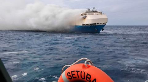 KM Prima Sentosa Terbakar di Perairan Bengkulu, 26 Kru Selamat Dievakuasi