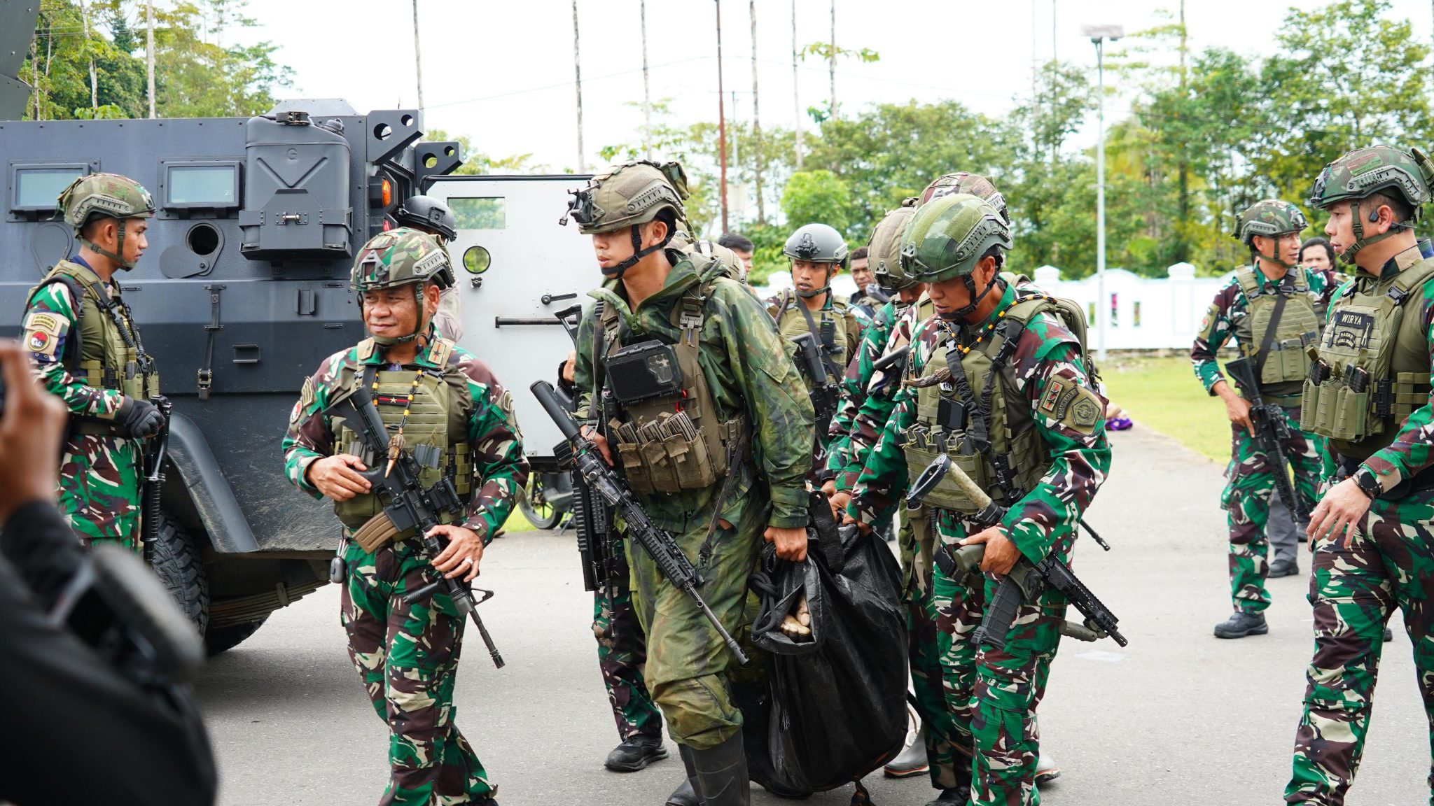TNI、マイブラットでOPMに奪われたカラカル兵器を取り戻す