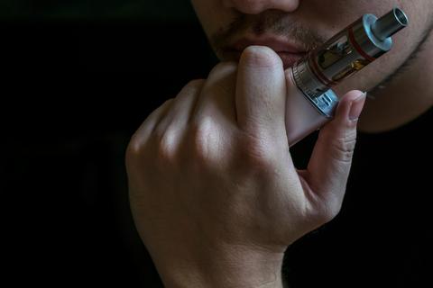MUI Kaji Mendalam Fatwa Haram Vape, Undang Para Ahli