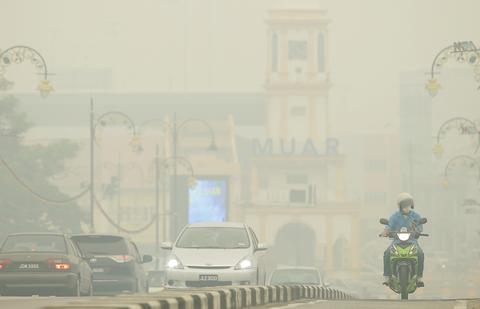 इंडोनेशिया के धुएं से जोहोर में 5 दिन स्कूल बंद