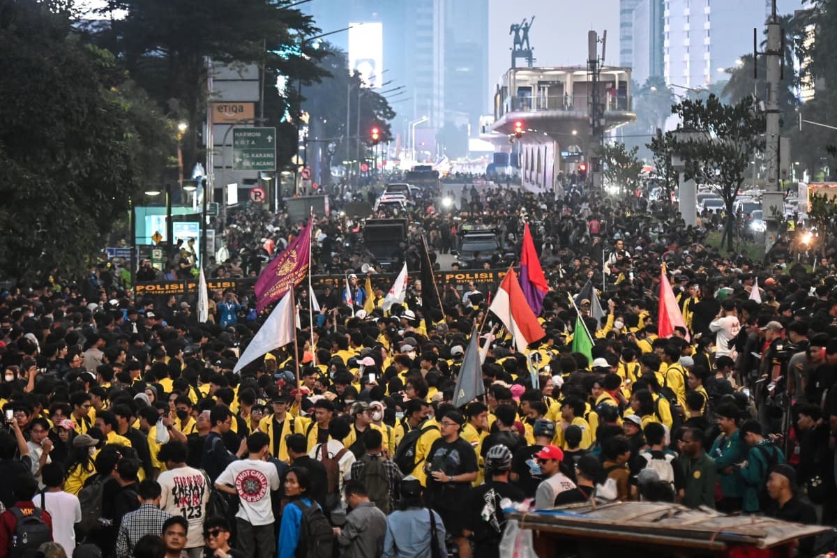 Students Demand Forest Fires Be Declared a National Disaster