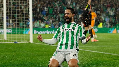 إيسكو يقود ريال بيتيس للفوز على فينورد 1-0 و9 نقاط مثالية