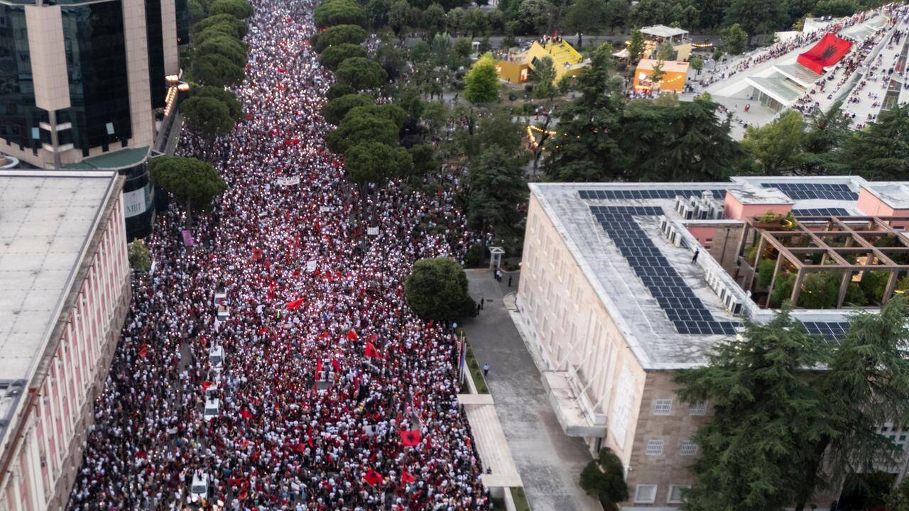 Albanian Student Protests Enter Fourth Day, PM Rama Refuses to Resign
