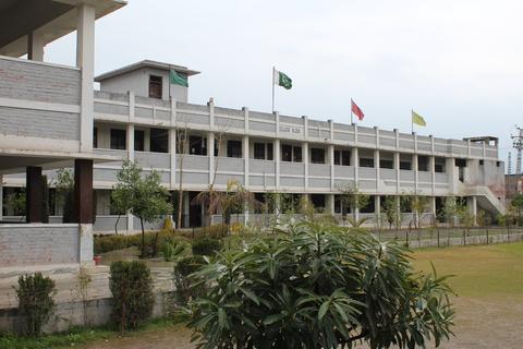 巴基斯坦白沙瓦学校屋顶坍塌,34名学生和1名教师遇难