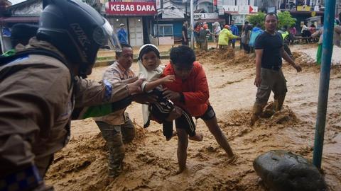 Padang Flash Flood: 120 Homes Hit, Emergency Levee Done
