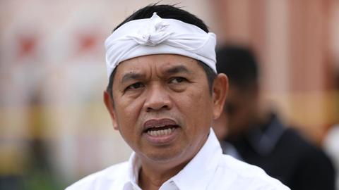 Jaleswari kritisiert Dedi Mulyadi wegen zu TNI-Baracken geschickter…