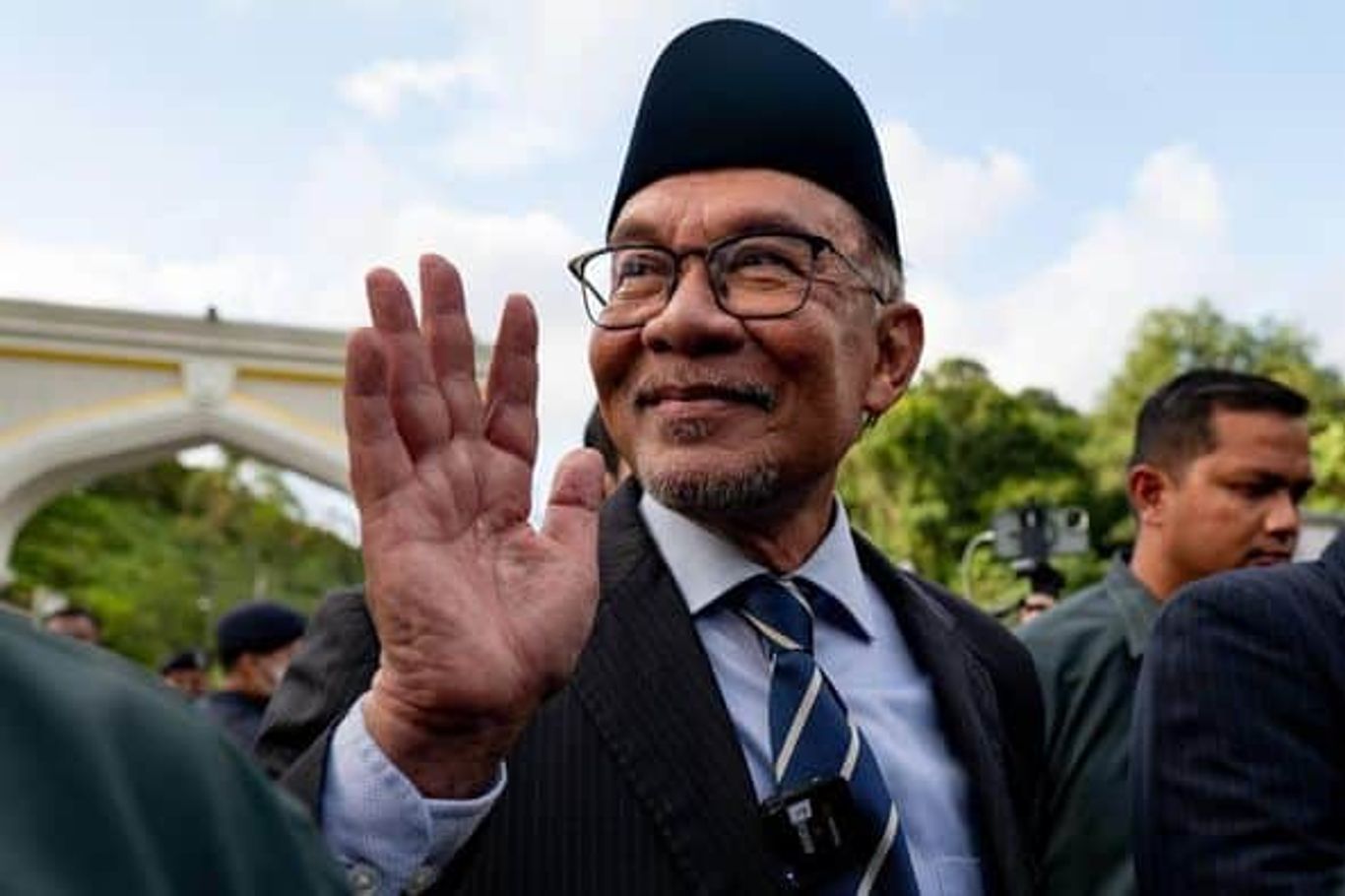 Indonesia Forest Fires Reach ASEAN Level: Anwar Proposes Joint Body