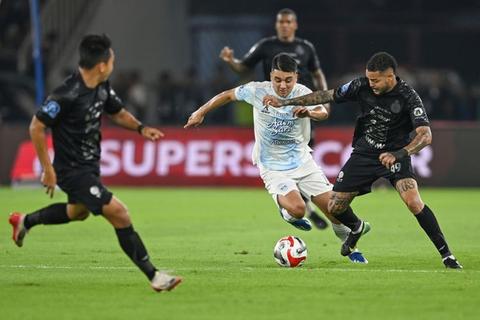 Persija Massacra o PSIM por 4-0, Loncar Marca Dois Gols em Bantul