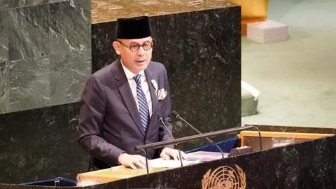 Perfil de Arrmanatha Nasir, diplomata de carreira que se torna…