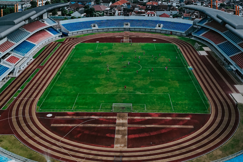 PSM Menang 2-1 atas PSIM, Bertahan dengan 10 Pemain