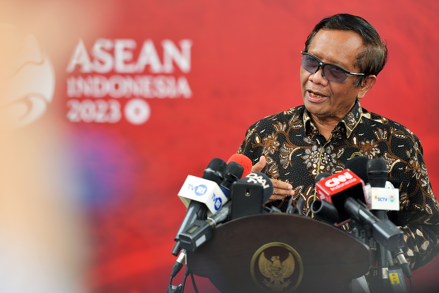 SMRC Survey: Mahfud MD Tops Anies, Ahok, Dedi Mulyadi