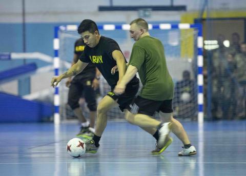 Grundlagen des Futsal für Anfänger: Von Passen bis Schießen