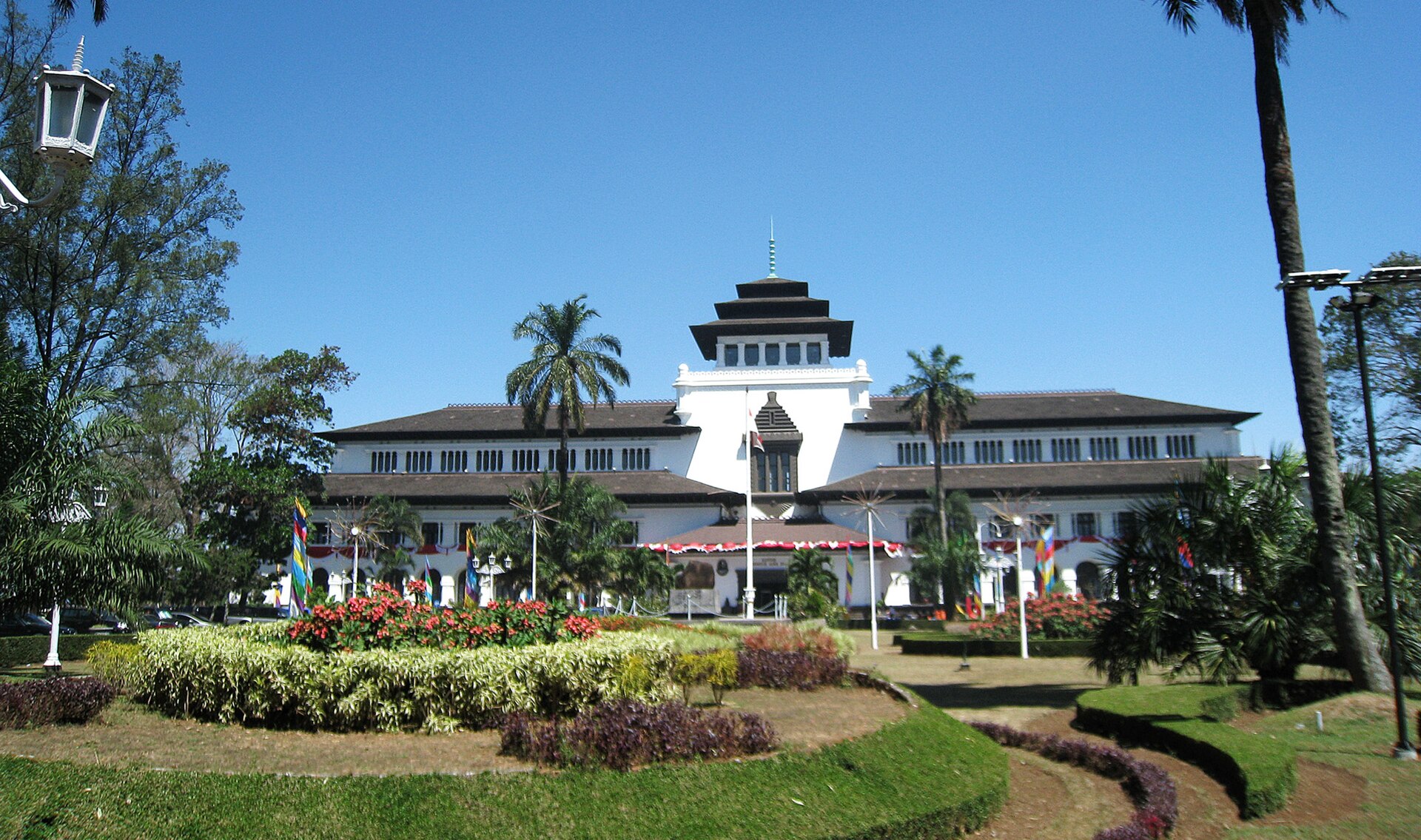 15 Tempat Wisata Bandung Paling Hits 2026 yang Wajib Dikunjungi
