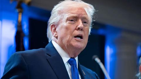 Trump Pertimbangkan Gabung Saudi Gempur Houthi Yaman