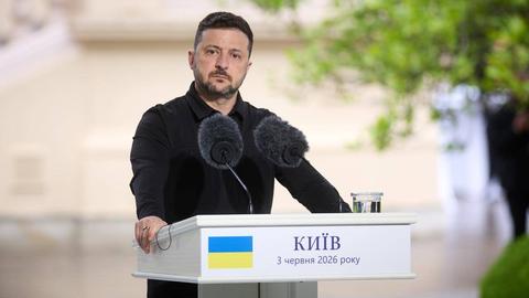 Zelenskyy: Ukraina Lanjut Serang Kilang Rusia, Gencatan Energi Runtuh